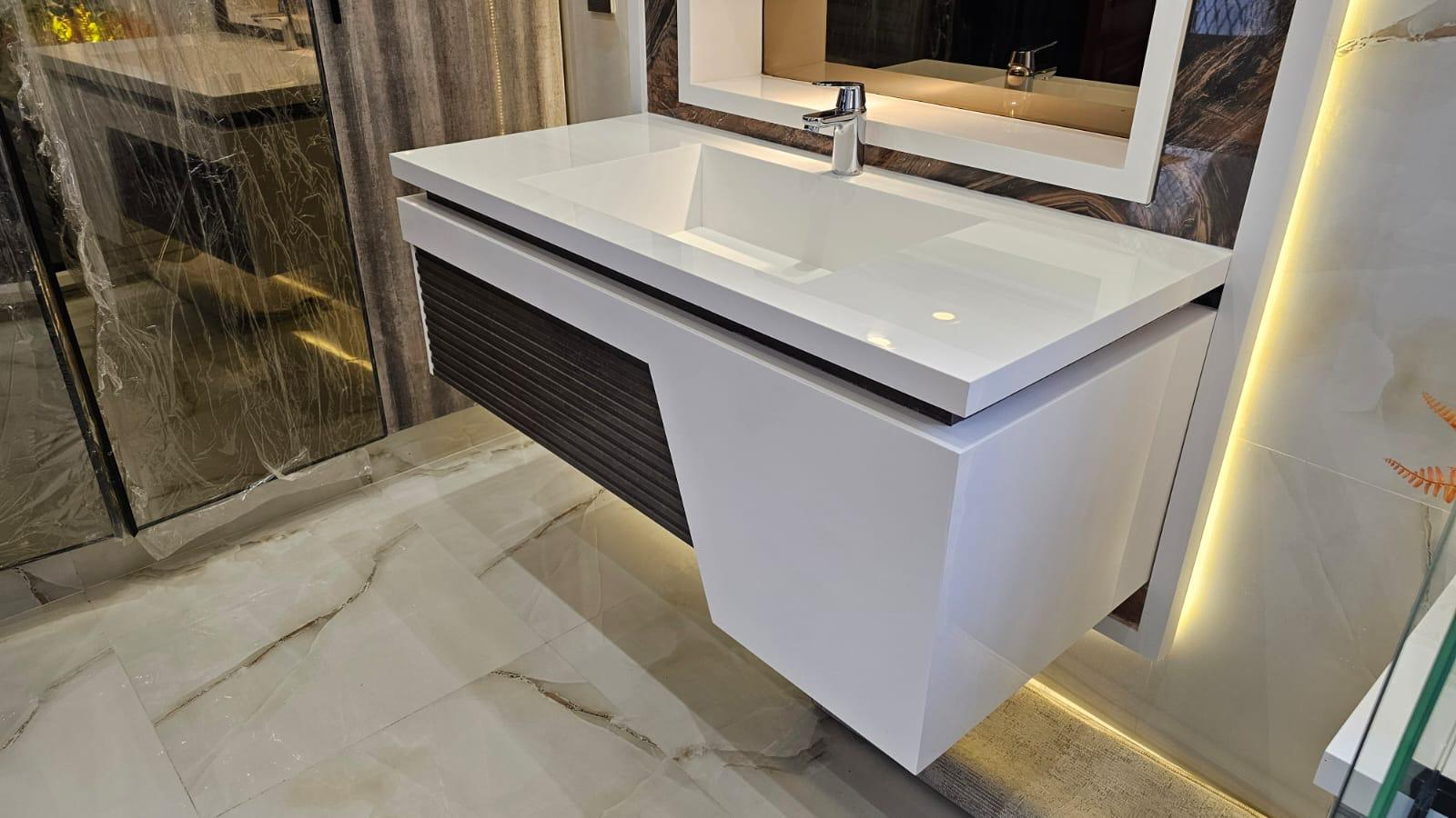 Bathroom Vanities & Sinks